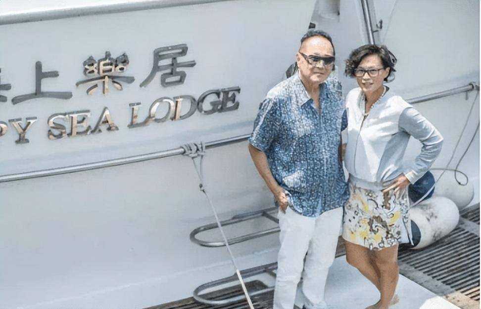 原创梁安琪生日这天和她合影的港圈名媛家族故事要多狗血有多狗血