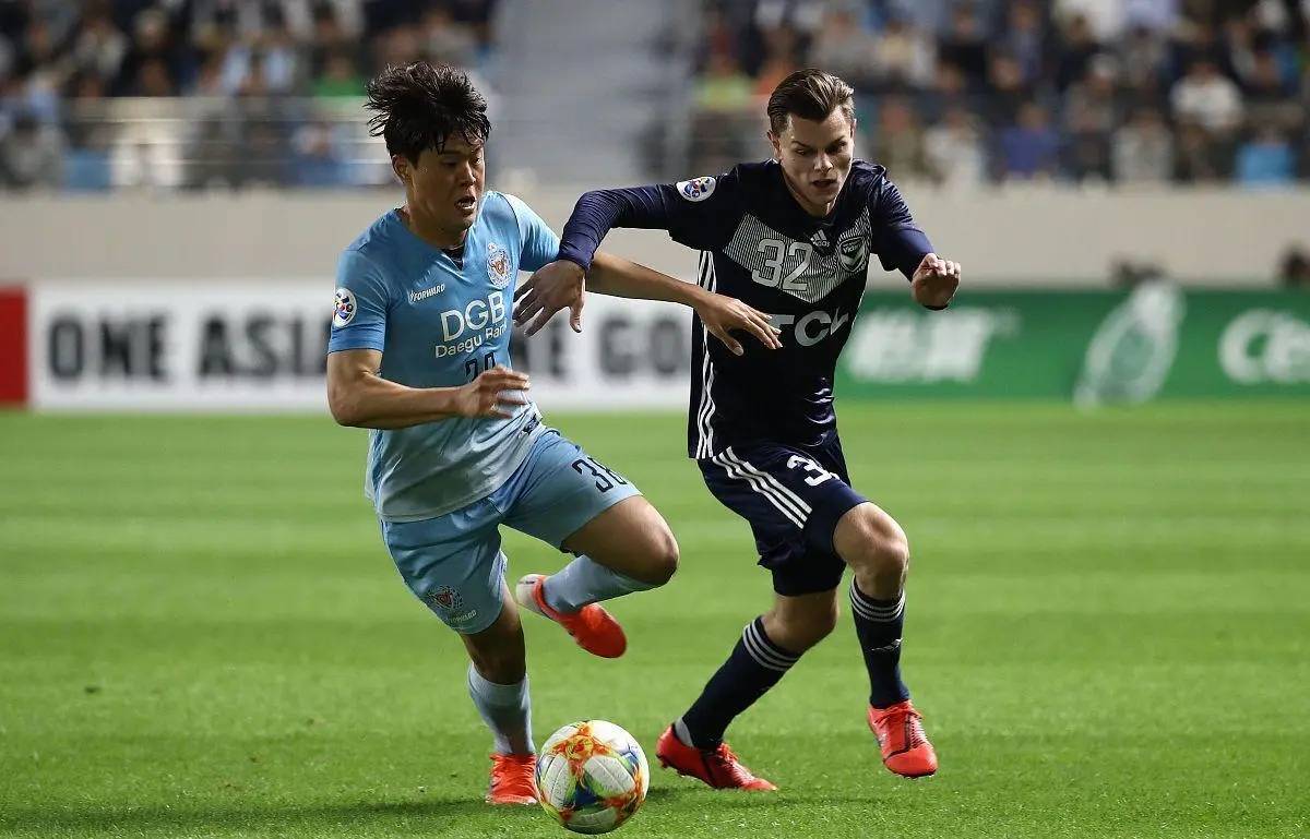 他们队中有一批年轻有为的本土球员,如金承大,李东国等人,都展现出了