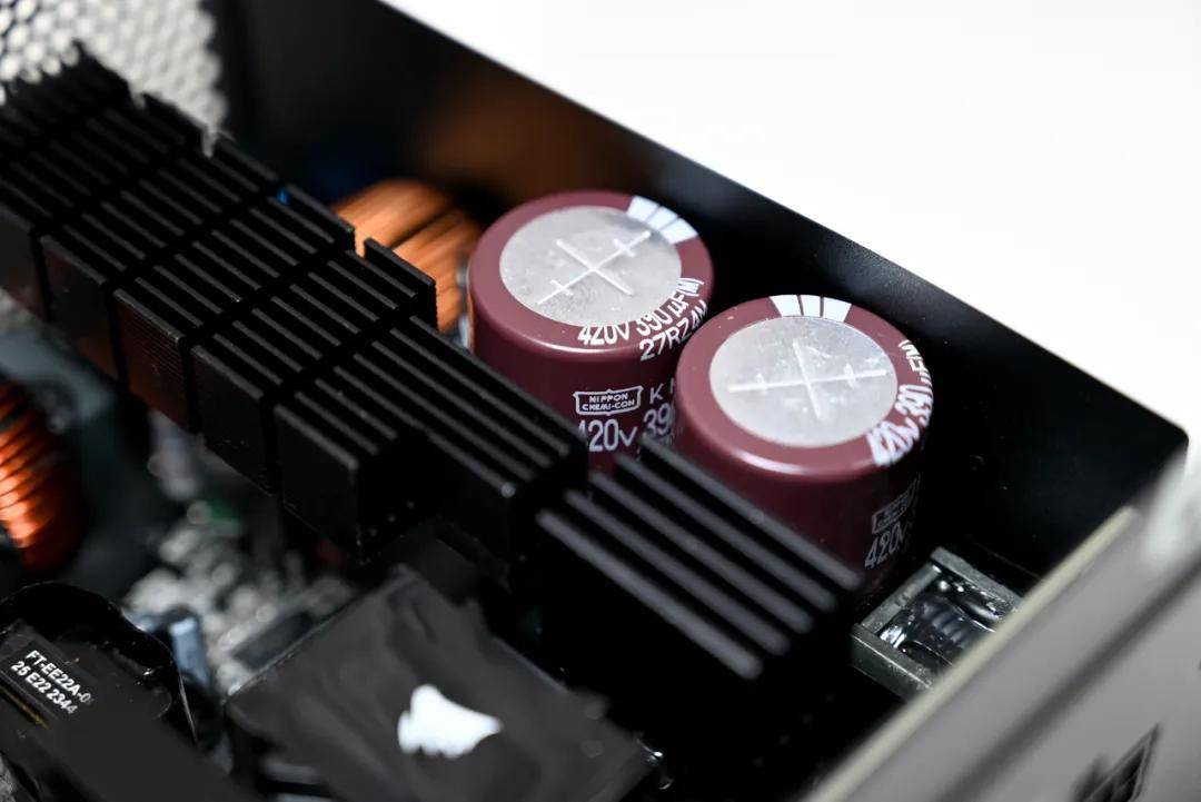 豪华高品质用料成熟稳定架构海盗船tx850金牌电源大解析