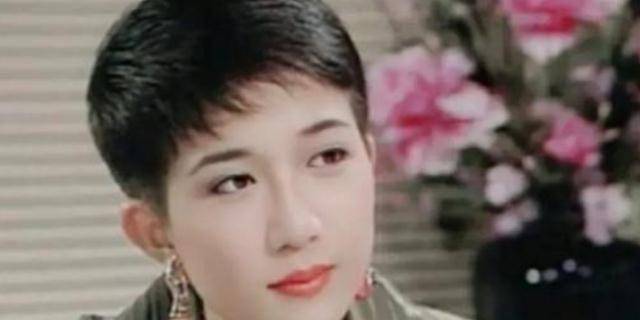 原创48岁吴绮莉孤身过生后现身素颜出镜下巴变化大网友说这不正常