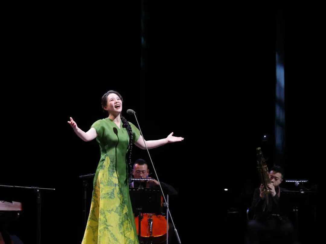 龚琳娜演绎神曲忐忑国风音乐盛宴闵行唱响