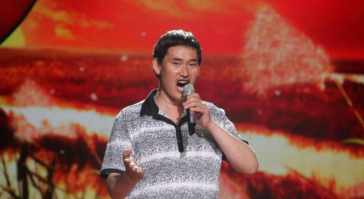 原创原创50岁的大衣哥朱之文捐款140万上热搜拜托你不要当老好人了