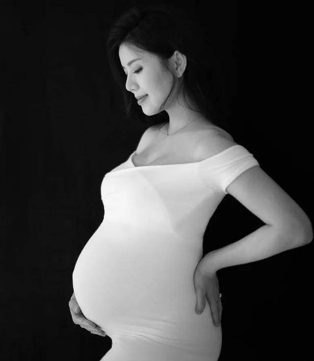 原创39岁女星分享孕照,高龄产妇即将"卸货",马上要