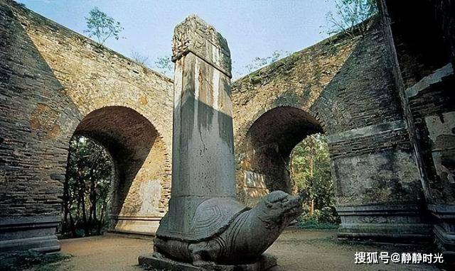 原创朱元璋的墓有多恐怖六百多年无人敢盗康熙乾隆都抢着跪拜