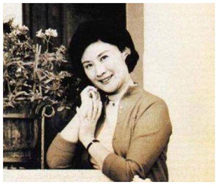 坤旦皇后言慧珠离婚嫁俞振飞后悲情早逝弟媳是王晓棠