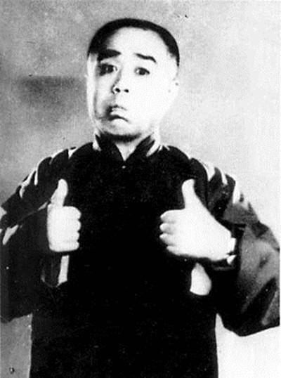 扎实的基本功,加上吸收评话,独角戏,电影等艺术的优点,刘宝瑞的相声