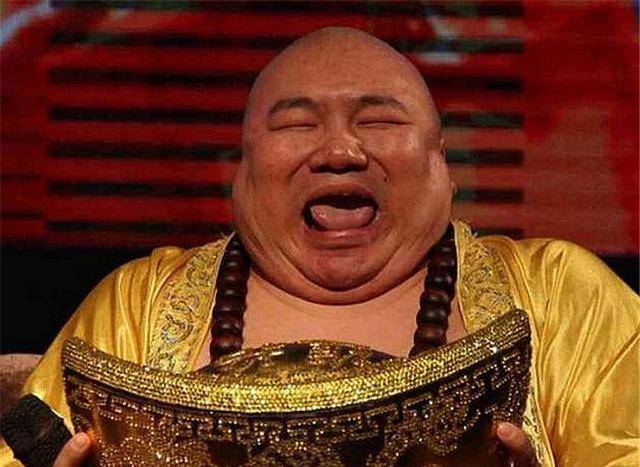 原创真人弥勒佛在网络迅速走红被富婆花高价供养结局如何