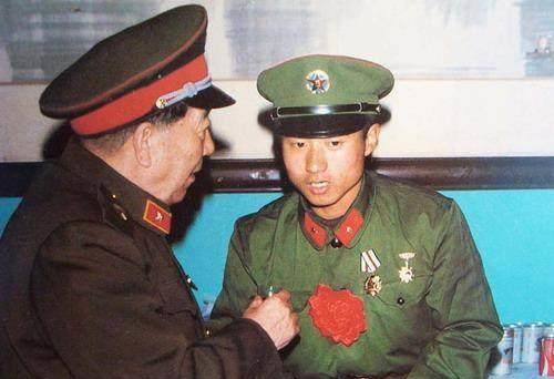 他是孤儿上将,曾大战上甘岭,现今两个儿子都是中将_秦基伟_张国焘