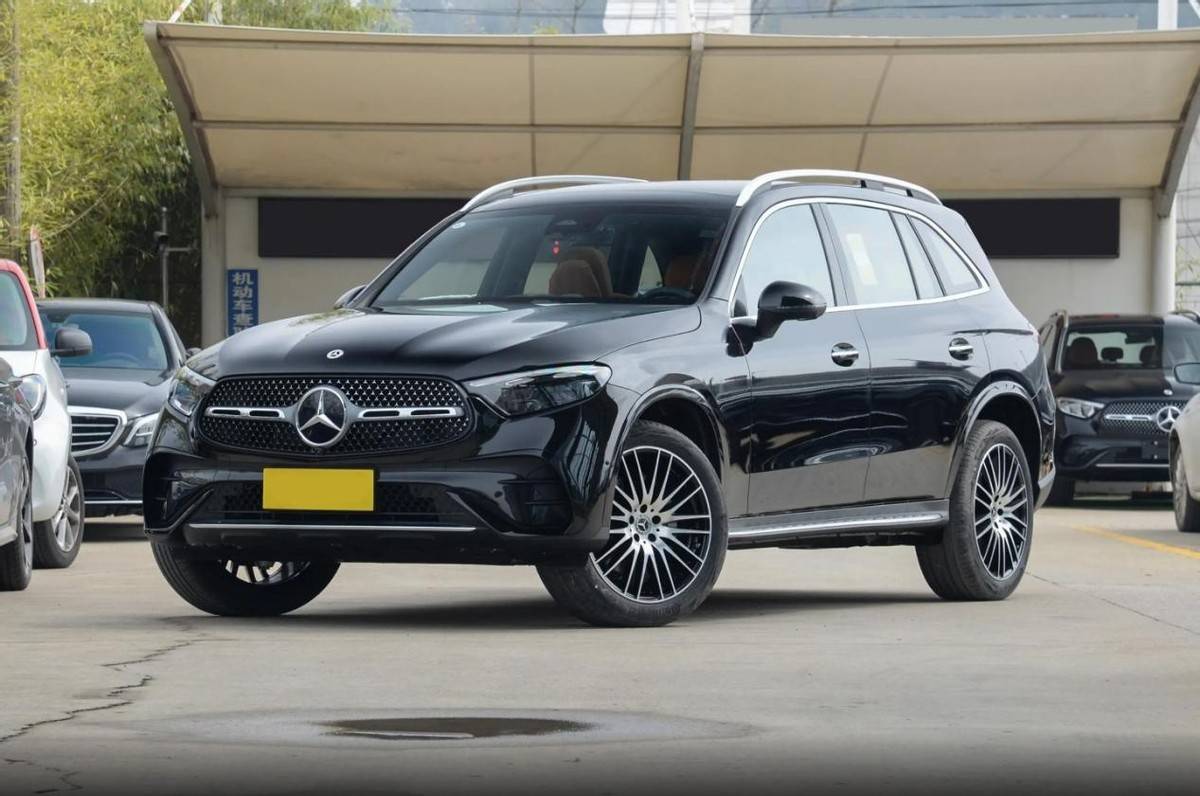 解读2024款奔驰glc,全系配2.0t 48v,42.78万起,值得入手吗?