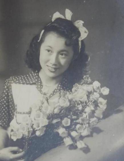 婚后不久,顾颉刚在上海读书时,吴徽兰得了重病,他得知后连忙写信要求