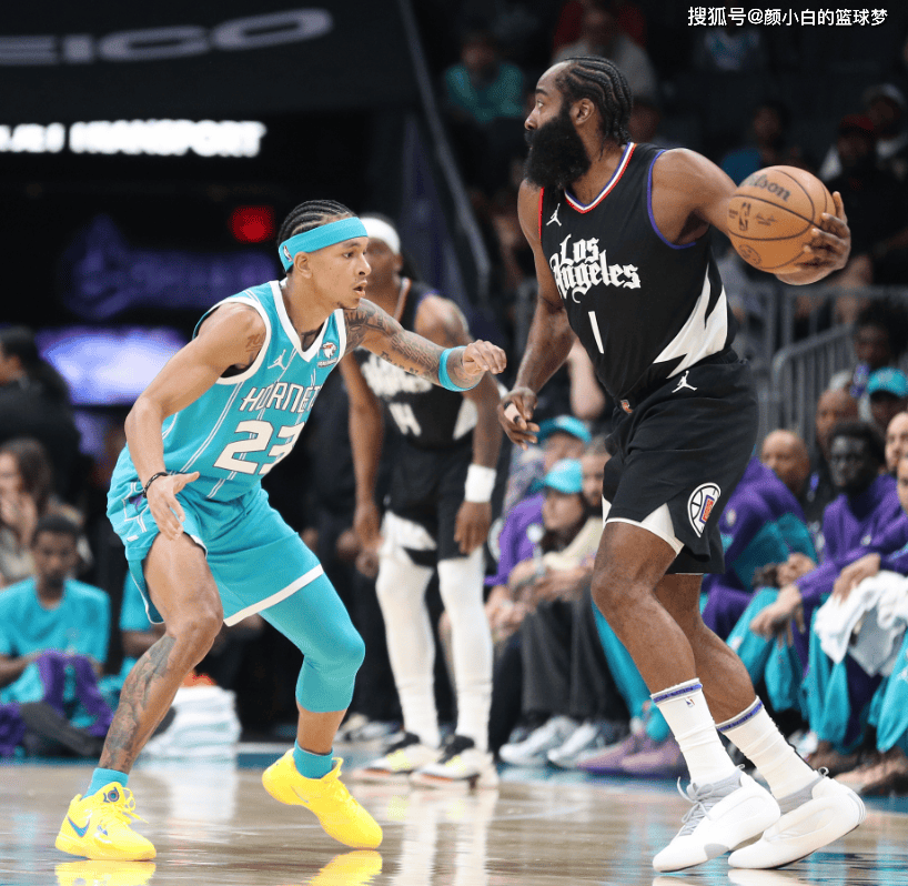 原创哈登3次出手快船仍赢球乔治418嘟嘴庆祝小卡234吐舌笑太欢乐
