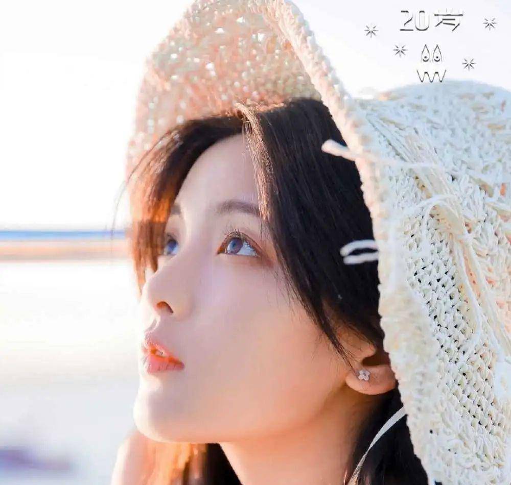 如果你拥有杨超越的颜值,身材和可爱,你也会成为锦鲤本鲤