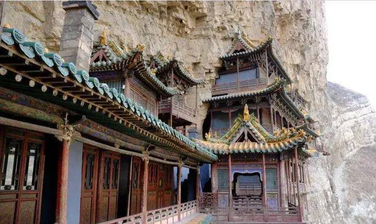 悬空寺不仅以建筑之悬奇巧著称于世,而且以独特"佛道儒三教合一"宗教