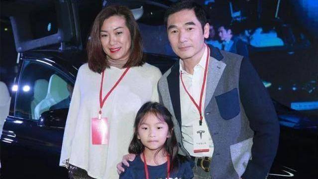 56岁"费云帆"方中信,结婚24年0绯闻,妻子正面照曝光_澳门_角色_因为