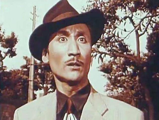 《奇袭》的伪军司机和美国大兵,言小朋把一部影片中两个性格经历不同