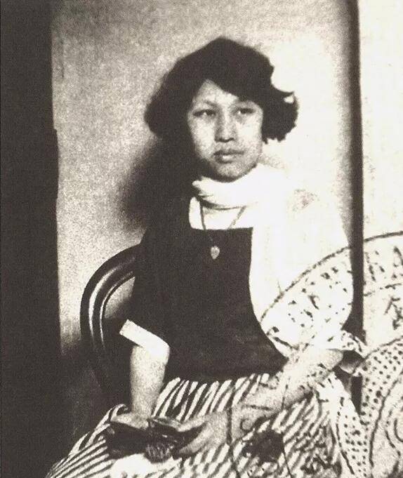 她出身青楼生前备受歧视死后一幅画价值千万坚决不改国籍