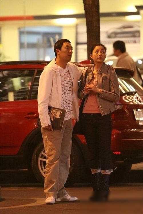 她是演员中的女富豪,多辆豪车轮流开,如今44岁却活得像20岁_殷桃_生活