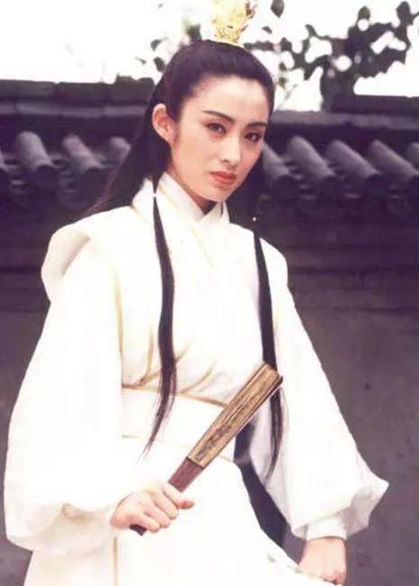 新《倚天》热映,贾静雯曾调侃自己:支持翻拍,看腻了旧《倚天》_赵敏