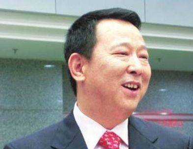 随后成立了上市公司四川汉龙集团,当时的他就已经拥有了3