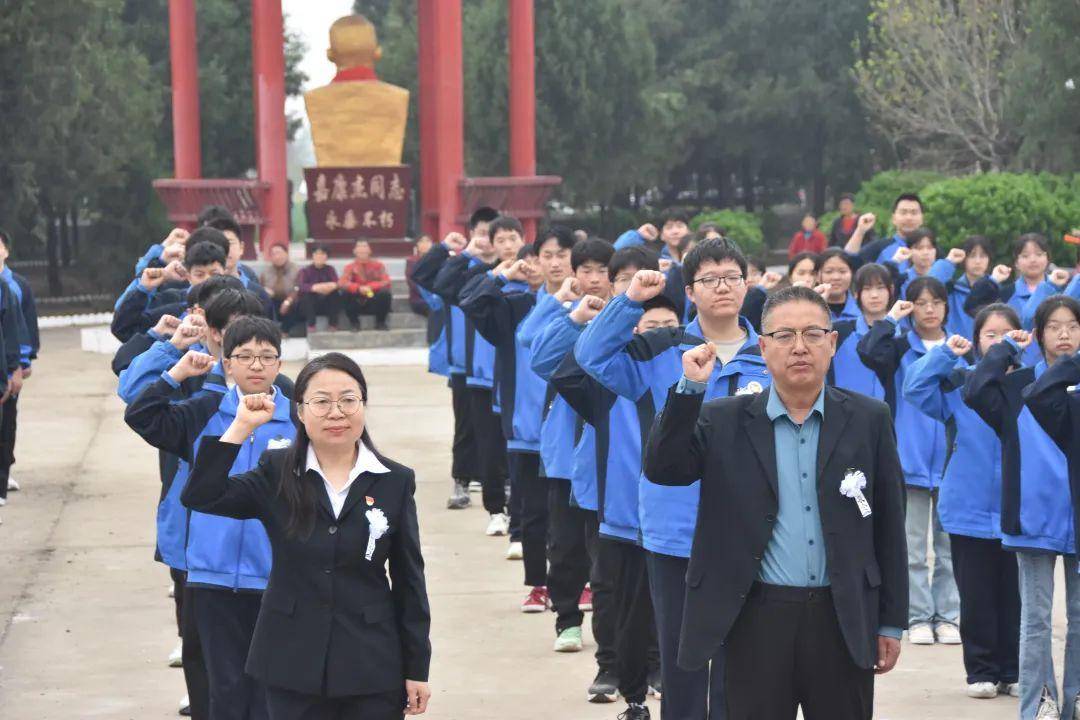 夏县中学开展清明祭英烈主题教育活动