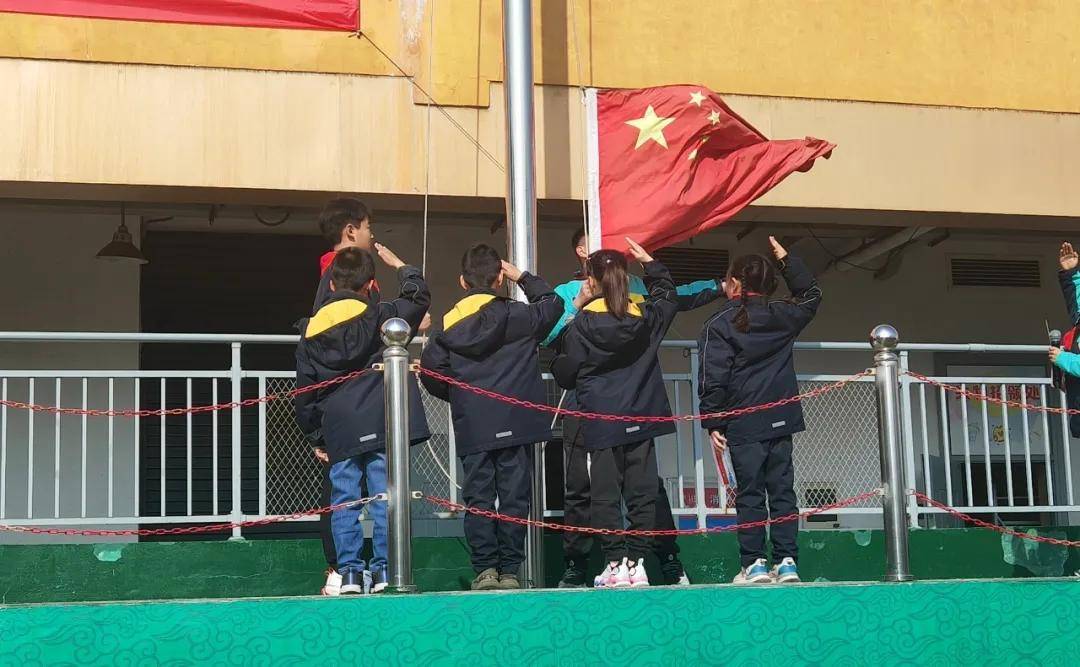 泰州市凤凰小学教育集团清明节祭扫活动