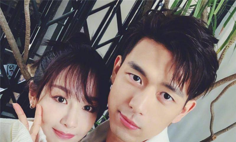 杨紫和李现作为一对非常成功的荧幕情侣,他们的友谊也是非常令人羡慕