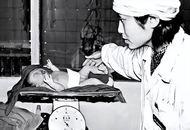 原创女人极端痛苦的一幕林巧稚第一次亲眼目睹分娩后忍不住大哭