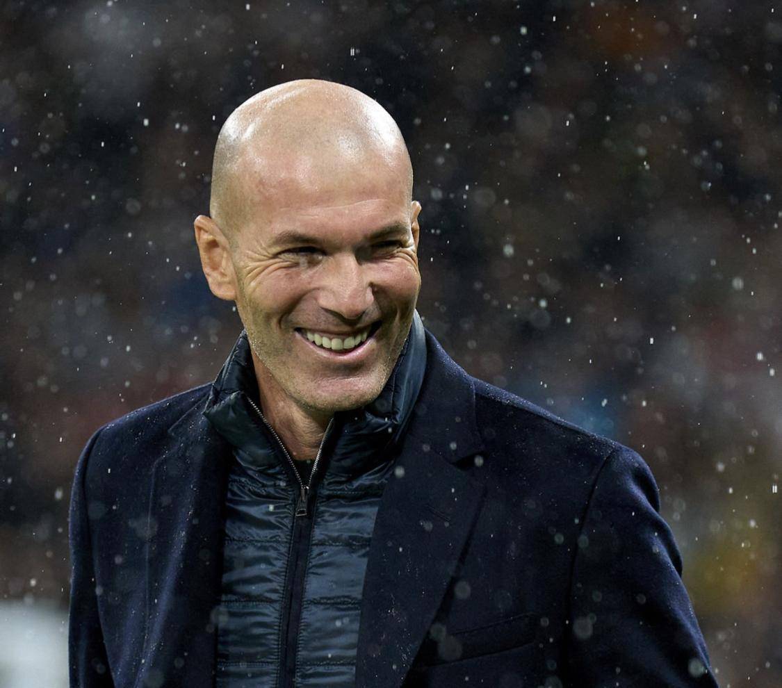 原创拜仁邀请齐达内入主里贝里当助手皇马6将离队放走19岁帝星