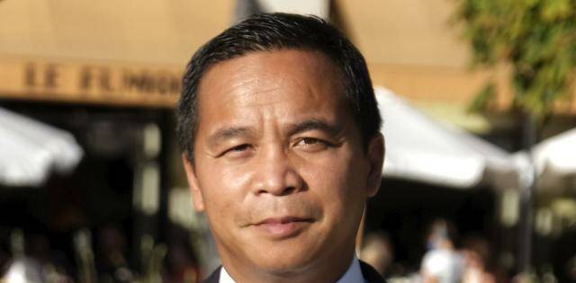 西哈莫尼国王51岁时如同30岁的帅哥,比小他20岁的侄子更年轻_王子