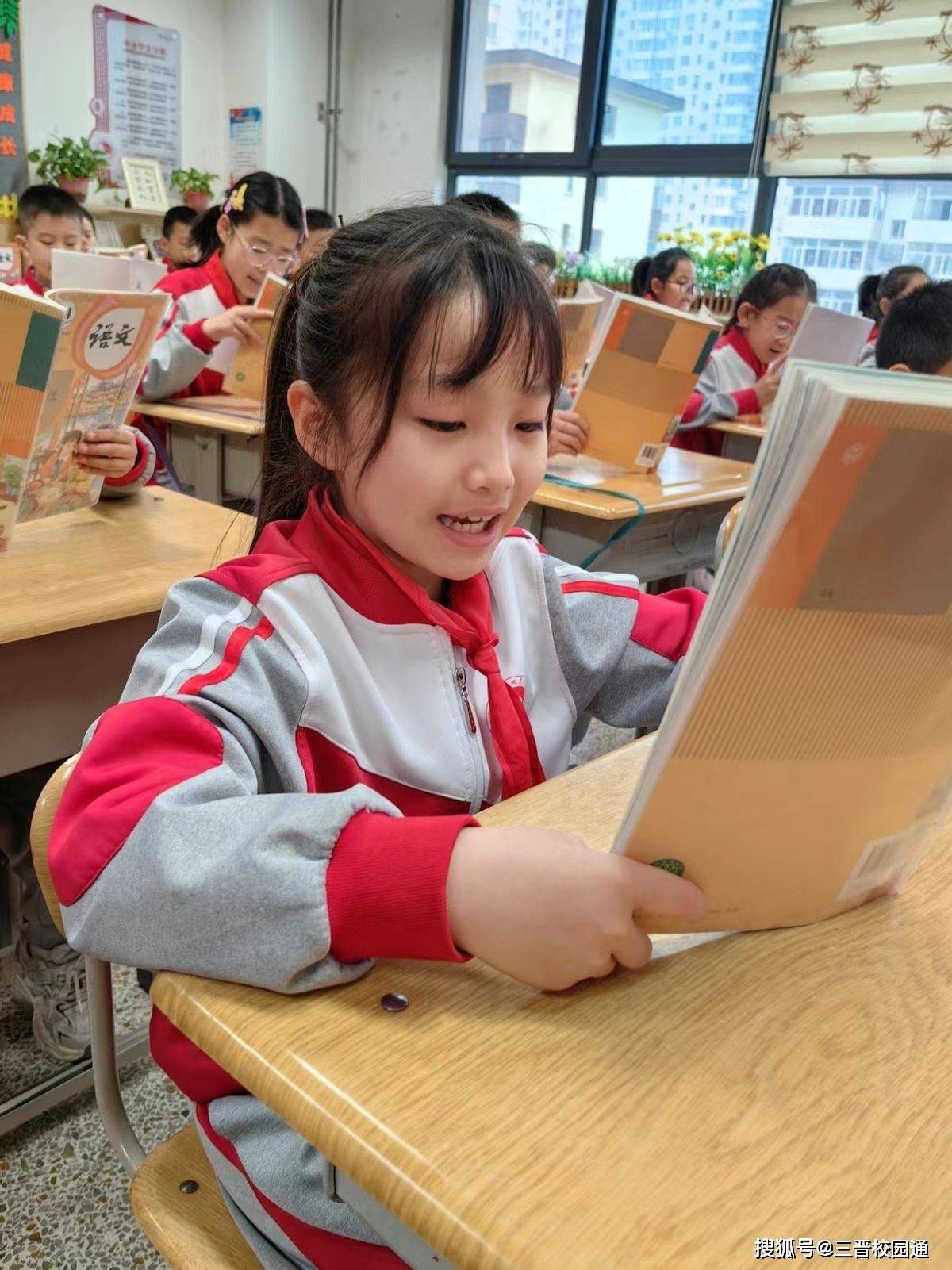 学生们表示,通过晨诵活动,他们更加深入地理解了课本中的内容,同时也