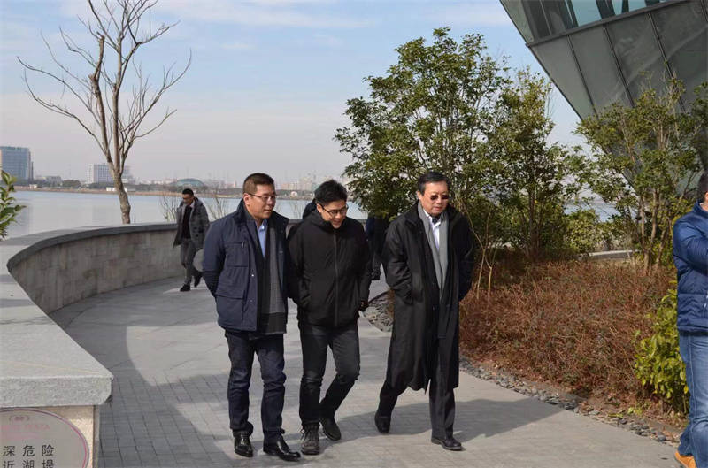 霍启刚和馨月汇董事长曹伟探讨母婴服务发展