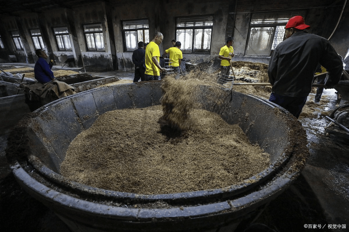 周期:7天;工艺特点:整粒大米为原料,固态培菌糖化,液态发酵,釜式蒸馏