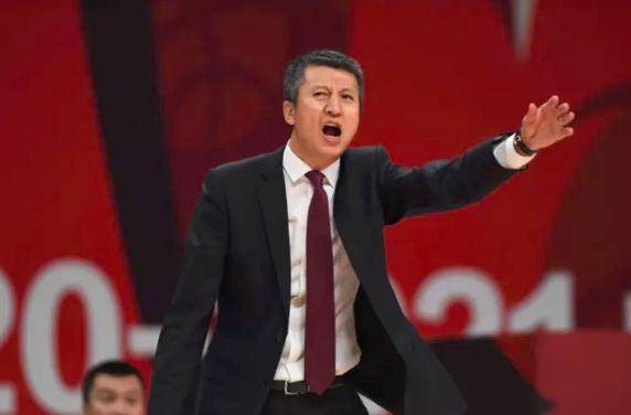 原创cba教练风云变幻杜锋与郭士强交恶张庆鹏遭罚杨鸣与闫军间趣事