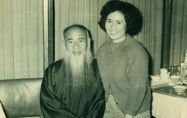 原创他不满一岁被父母抛弃长大后因父亲身份受苦22岁选择卧轨自杀