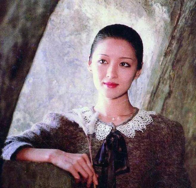 原创胡因梦气质更胜林青霞合照见高下难怪被誉为70年代第一美女