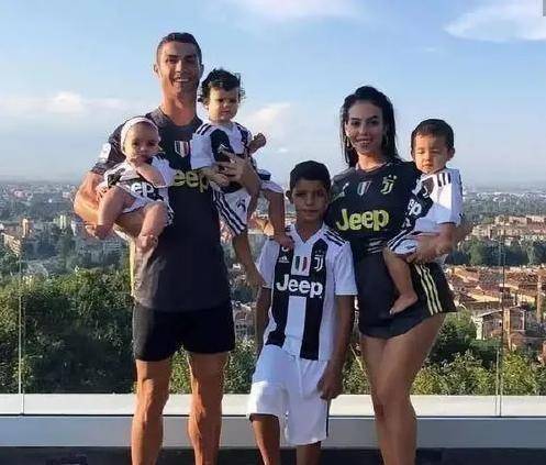 原创c罗现射手本色女友乔治娜再怀双胞胎还差5个就是一支足球队