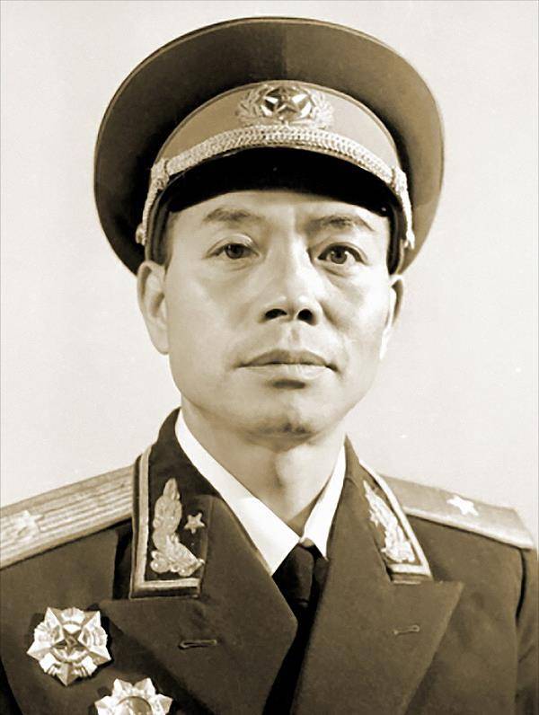 1945年,八路军进沈阳遭苏军司令傲慢拒绝,后乘车追赶:不要走了