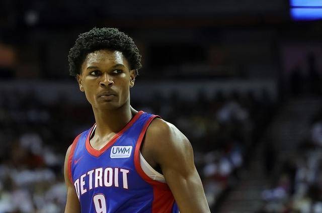 奥尔萨·汤普森在被活塞队选中后备受期待,被视为球队未来的重要支柱