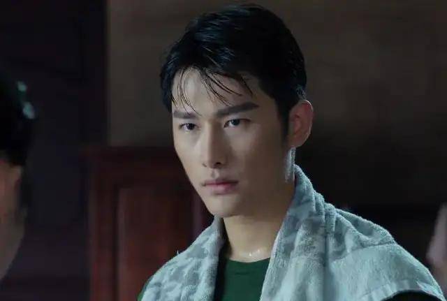 深扒朱梓骁的崛起史,可不仅仅是个郭敬明_流星雨_时代_表演