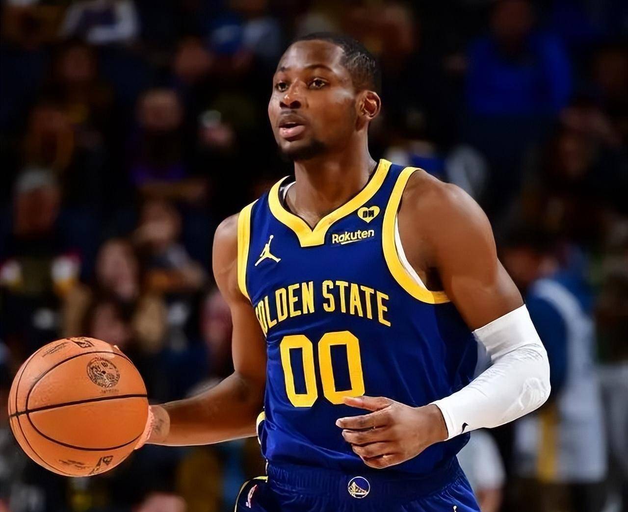 留力死磕火箭队,强力前锋届时复出,乌度卡有麻烦了_比赛_小牛队_球员