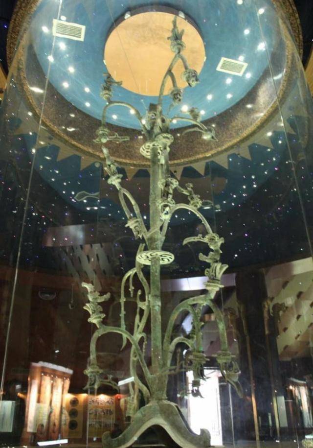 三星堆有何隐含秘密出土的这件文物和山海经记载完全一致