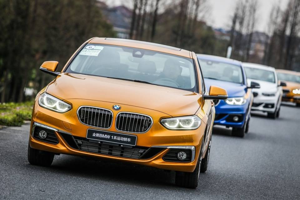 2023款 125i m运动曜夜版华晨宝马1系,搭载2.