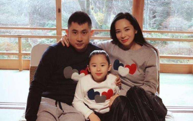 温兆伦_妻子_媒体