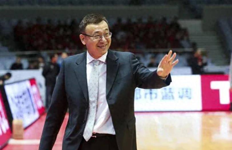 尘埃落定,范斌正式重新上岗,出山执教我们男篮,率队冲世界冠军_篮球界