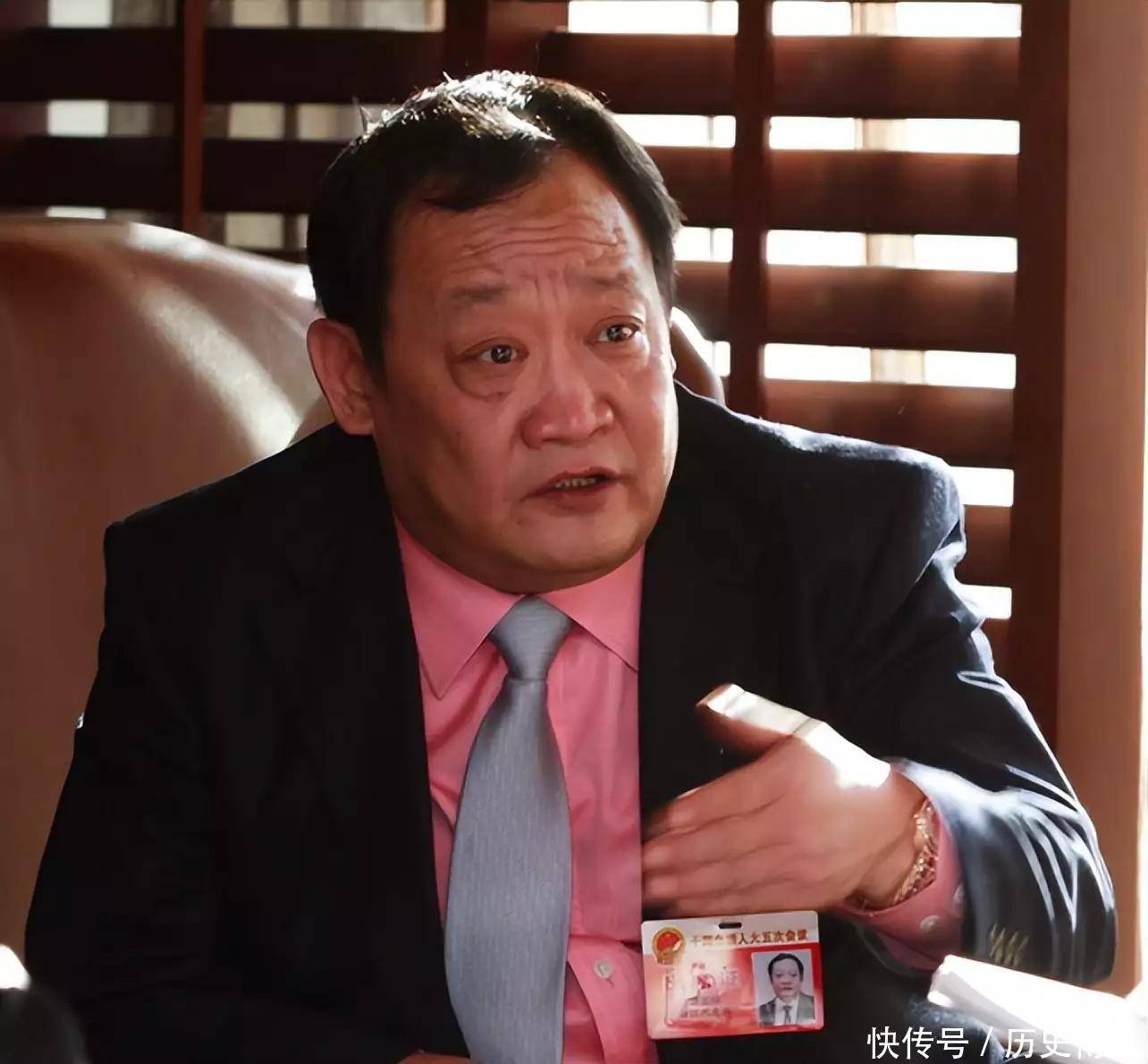 2亿买下一饭店,看见大堂内挂着一幅画大喜:白捡一饭店_楼忠福_拍卖