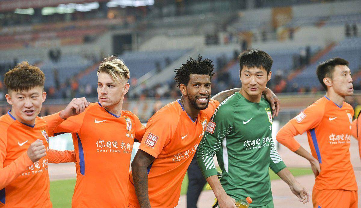 原创意难平鲁能锋霸错失国足18场17球闪耀联赛