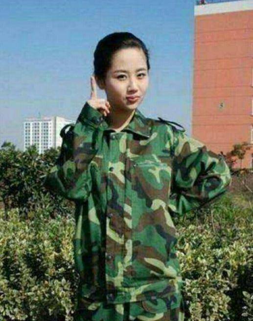 原创90后明星的素颜军训装刘昊然侧脸撩到腿软杨紫稚气十足超可爱