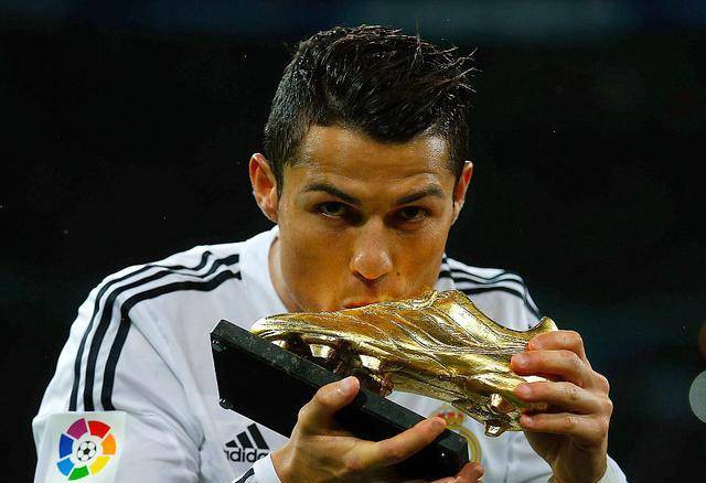 c罗大展宏图荣膺四大联赛金靴超越梅西之巅