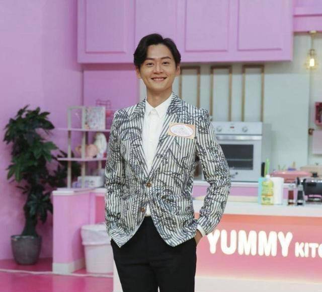 tvb上位小生心疼吃300多块米线,近来密密健身,挑战新角色_张振朗_锻炼