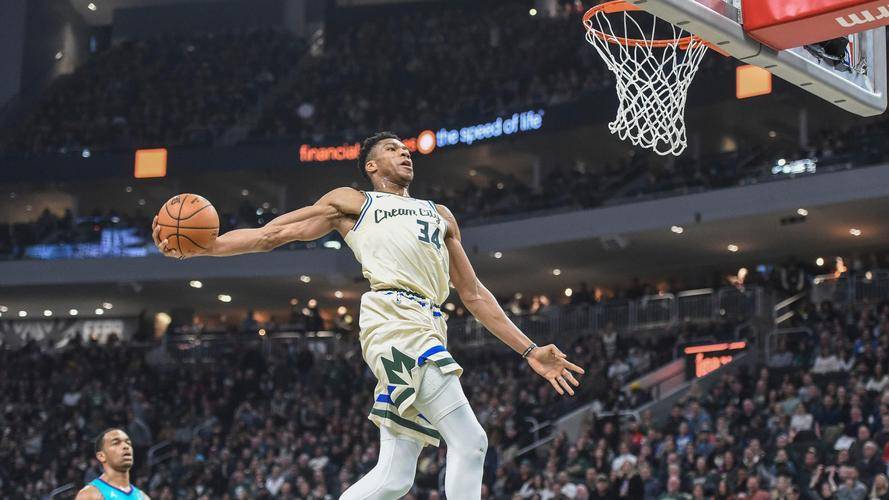 他的四项里程碑,不仅是个人荣誉的累积,更是对球队和球迷的一份承诺.